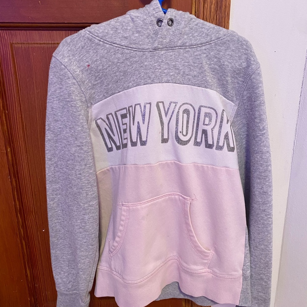 Cute New York sweatshirt!